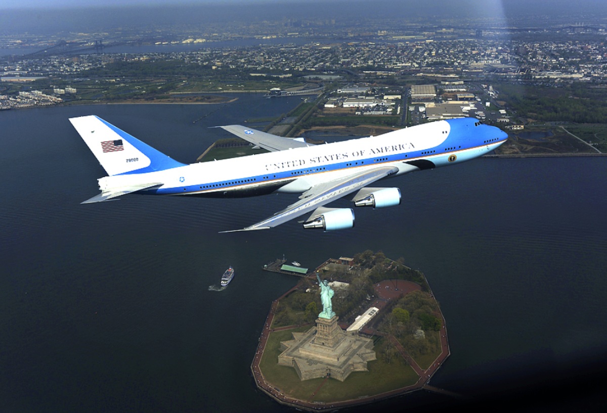 Air Force One facts, fuel