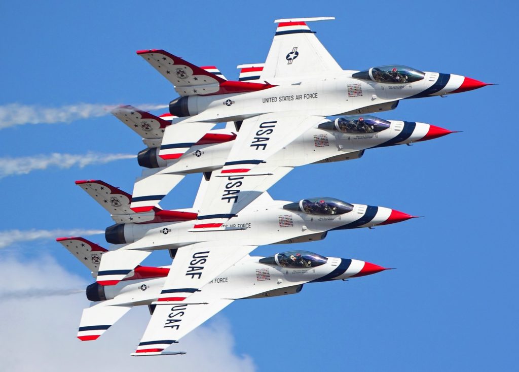 US Air Force Thunderbirds vs. US Navy 