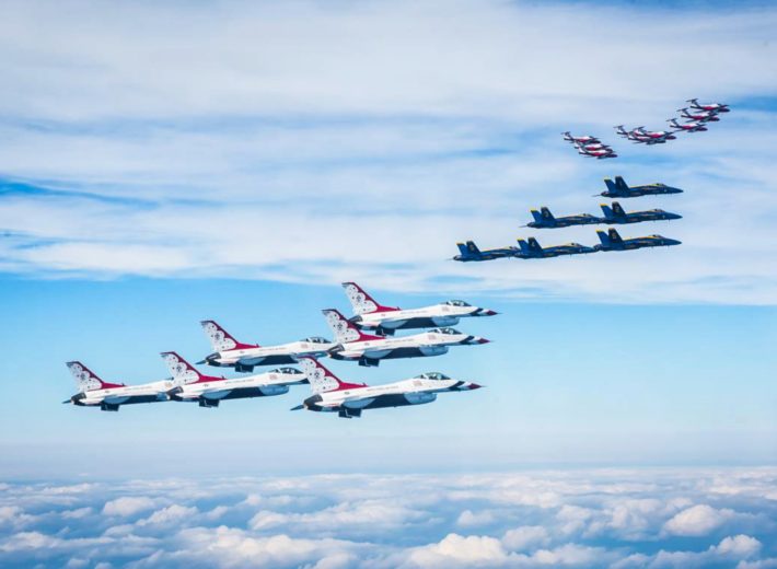 US Air Force Thunderbirds vs. US Navy Blue Angels Military Machine