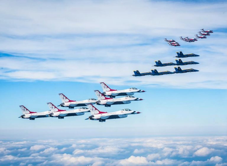 US Air Force Thunderbirds vs. US Navy Blue Angels Military Machine